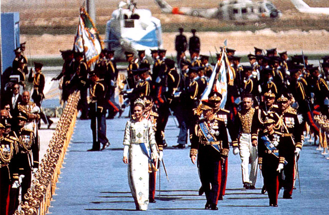 The arrival of Shah Mohammad Reza, Shahbanu Farah and Crown Prince Reza in Pasargad, in front of Cyrus' tomb, October 12, 1971. (Photographer unknown.)