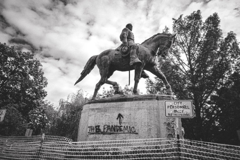 Monument to Confederate General Robert E. Lee by Henry Shrady and Leo Lentelli, 1924, Market Street Park, Charlottesville, Virginia. Photo: Ézé Amos 