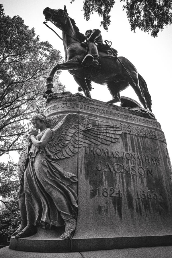Monument to Confederate General Thomas Jonathan 